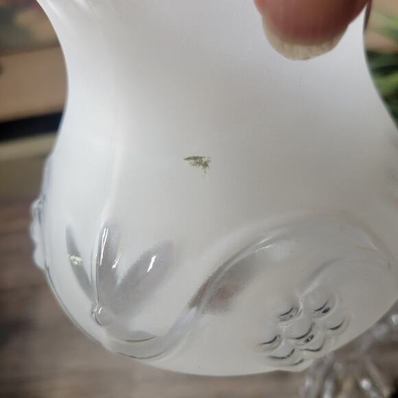 2 Vintage Lamps, Milk Glass Tulip Shades, Missing Prisms, Shabby Chic Decor - Picture 9 of 10